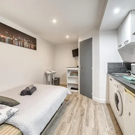 Modern Studio For 2 Persons Near La Bastille Parigi