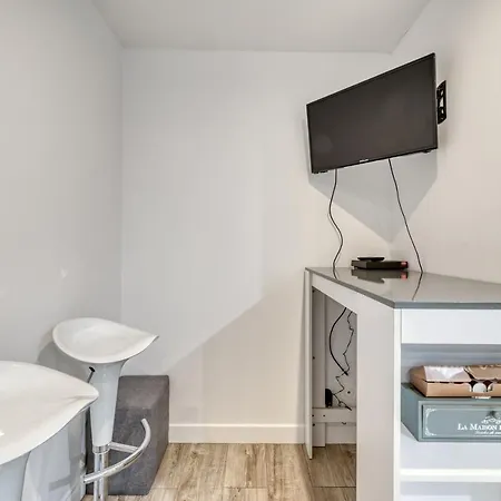 Modern Studio For 2 Persons Near La Bastille Parigi