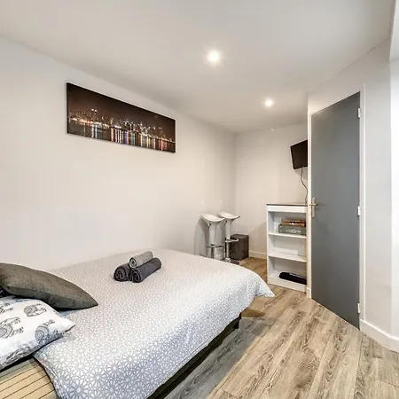 Modern Studio For 2 Persons Near La Bastille Apartment